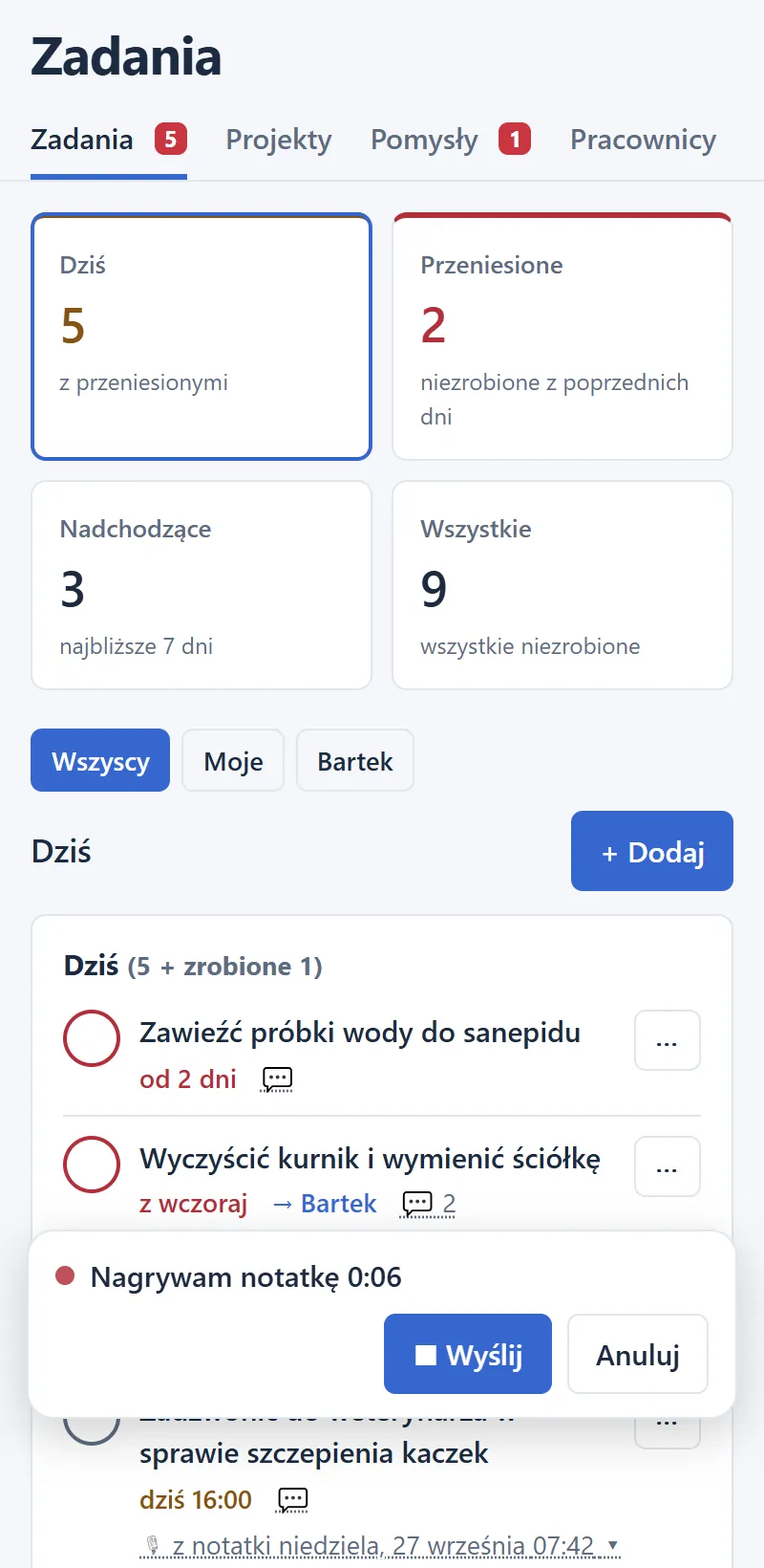 Ekran zadań na telefonie, na dole okienko „Nagrywam notatkę 0:06” z przyciskami Wyślij i Anuluj